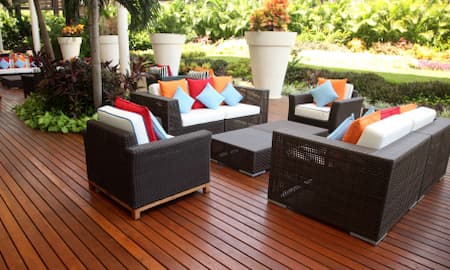 The Homeowner’s Guide to Long-Lasting Deck Finishes